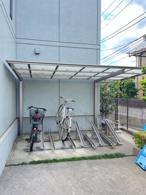 25/28 駐車場