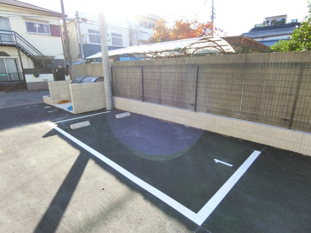 18/18 駐車場