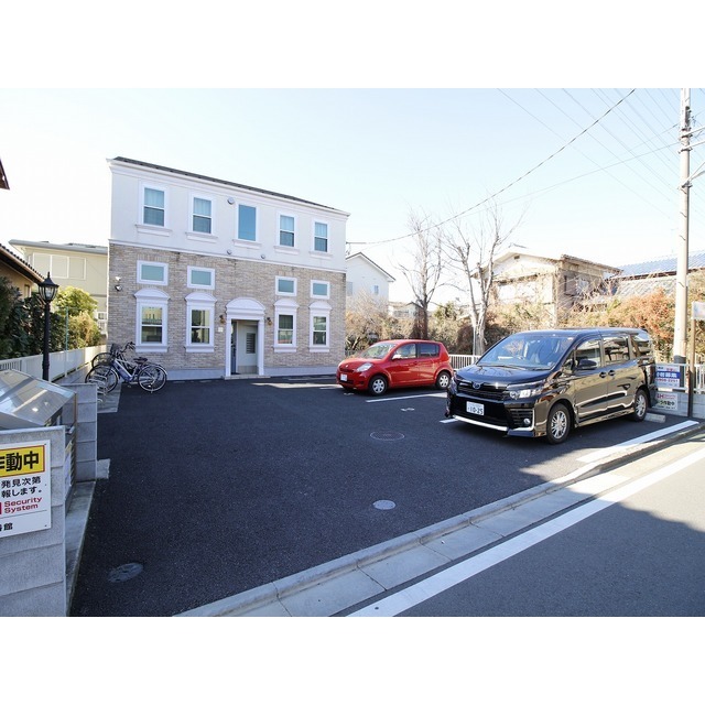 14/14 駐車場