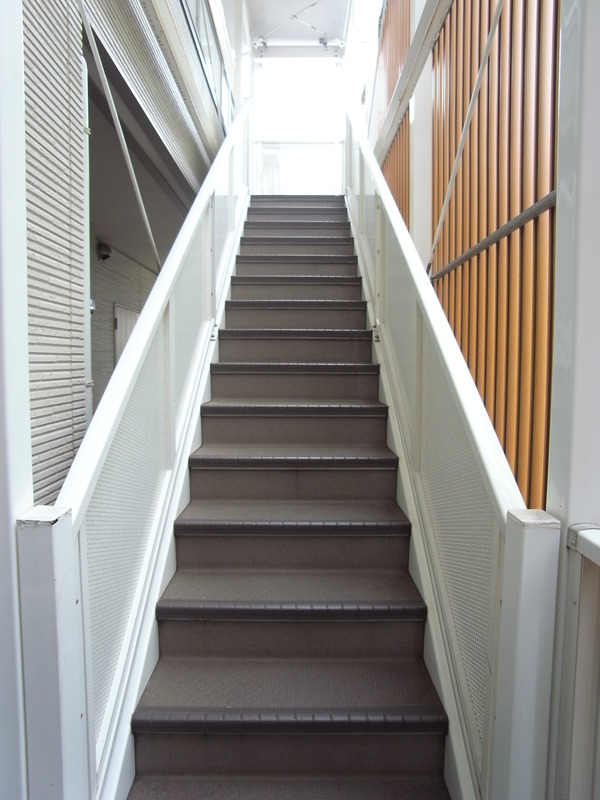 17/25 エントランス