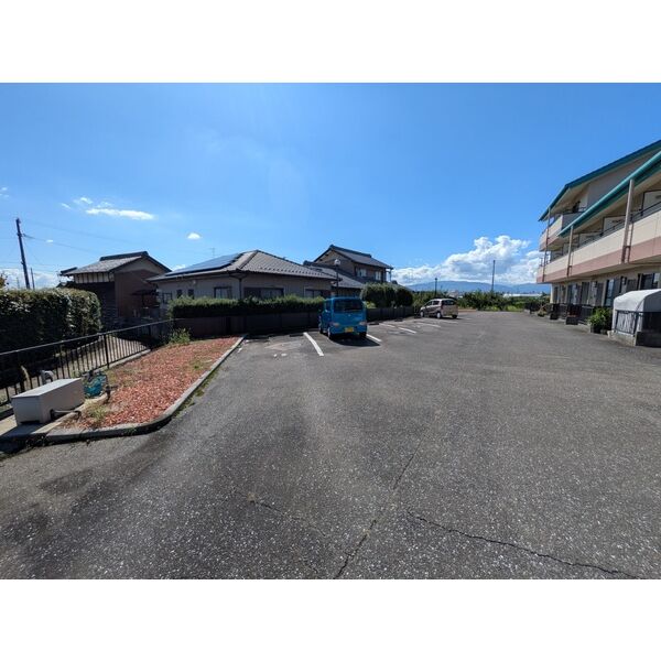 16/21 駐車場