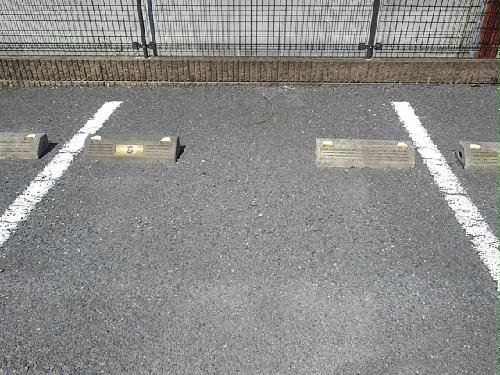 14/14 駐車場
