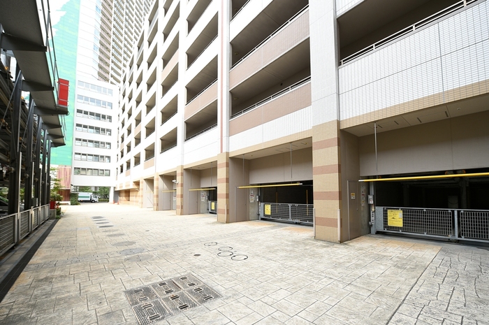20/20 駐車場