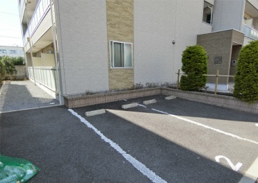 13/16 駐車場