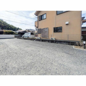16/16 駐車場