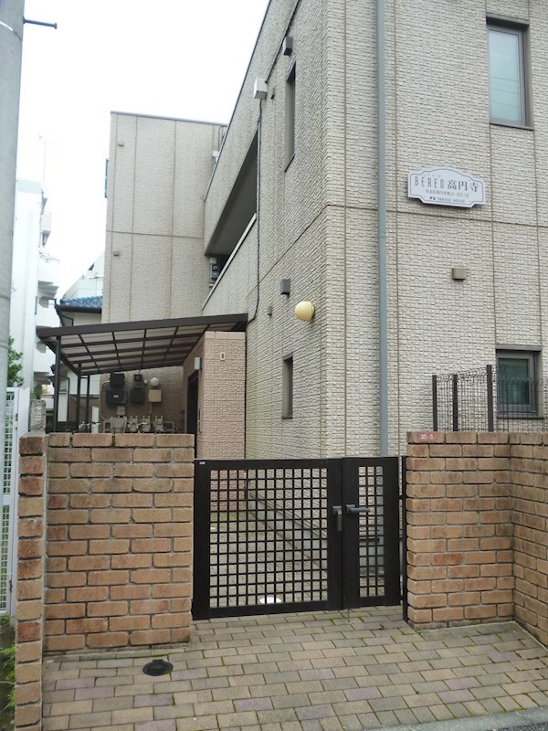 2/2 エントランス