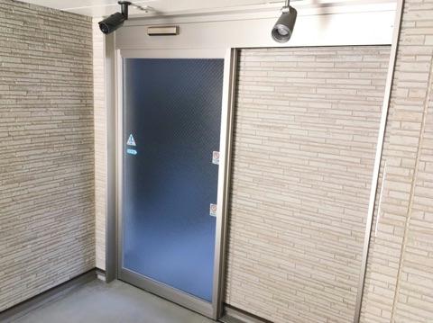 2/4 エントランス