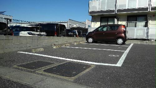 14/14 駐車場