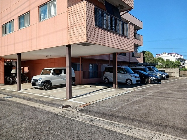 14/20 駐車場