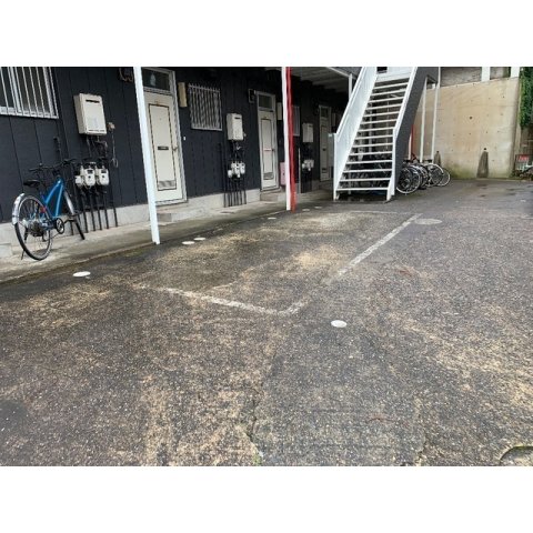 14/14 駐車場