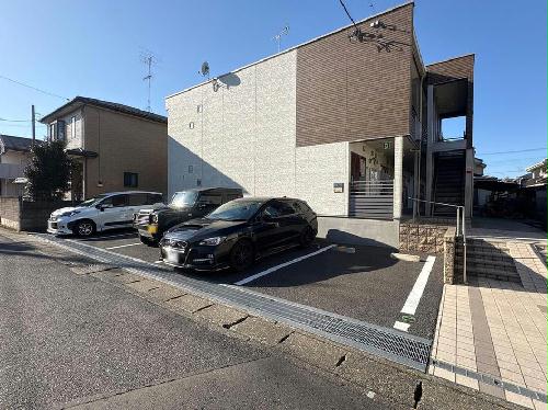 14/14 駐車場