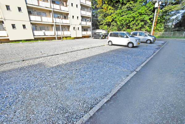 16/16 駐車場