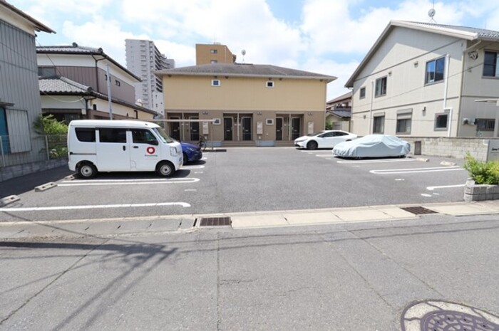 18/22 駐車場