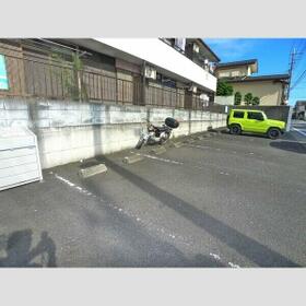 14/14 駐車場