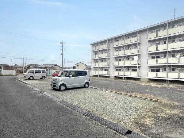16/25 駐車場