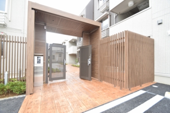 2/2 エントランス