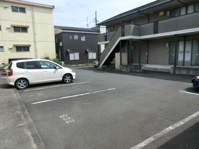2/3 駐車場