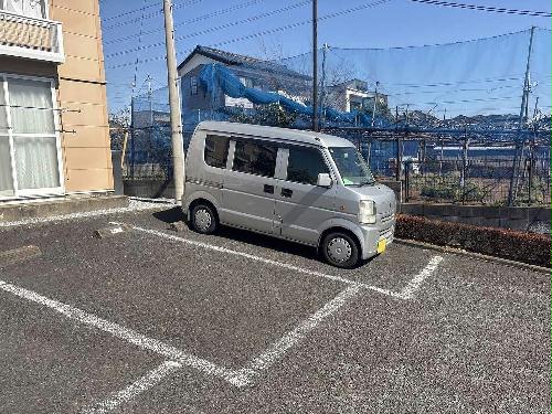 13/14 駐車場
