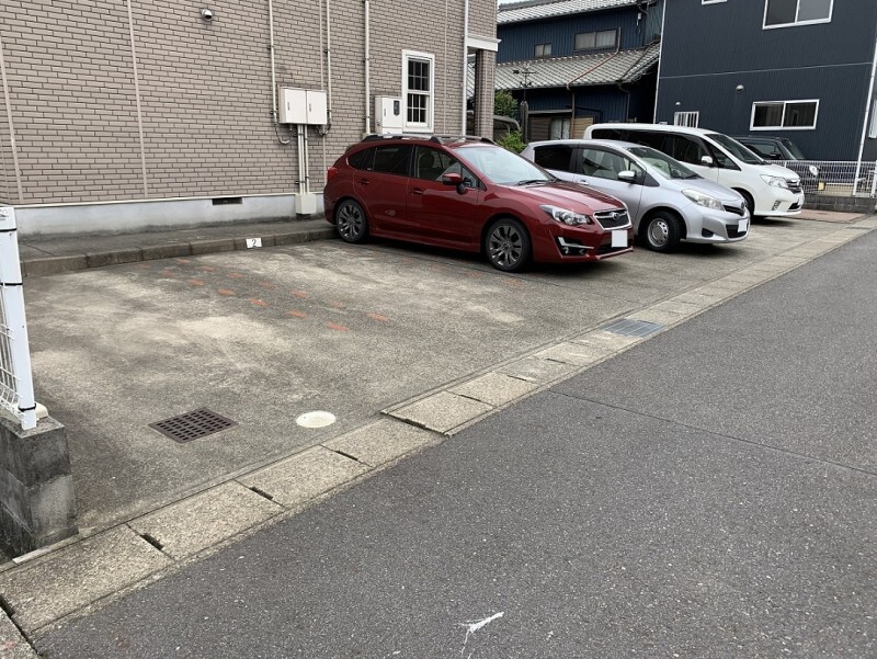 21/28 駐車場