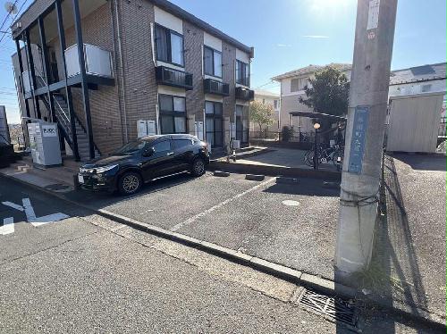 13/14 駐車場