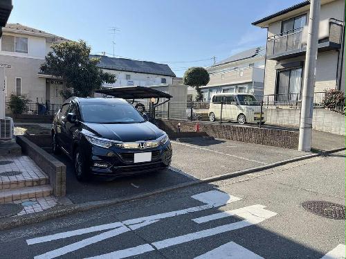 14/14 駐車場
