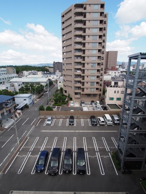 14/23 駐車場