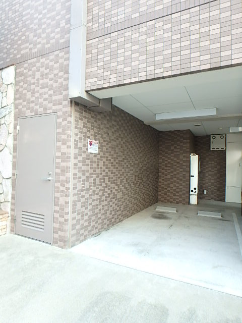 20/30 駐車場