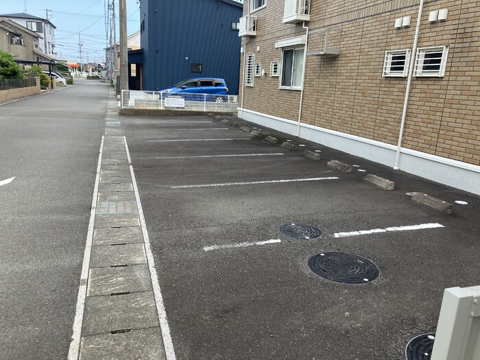 15/15 駐車場