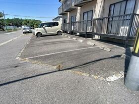 16/16 駐車場