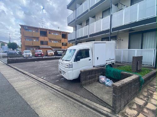 14/14 駐車場