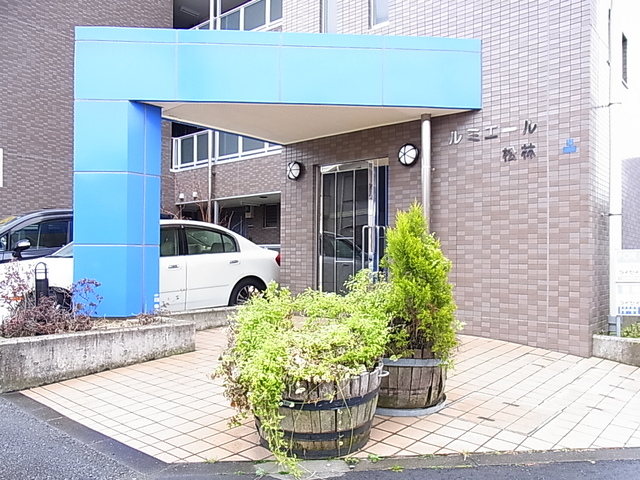 24/25 エントランス