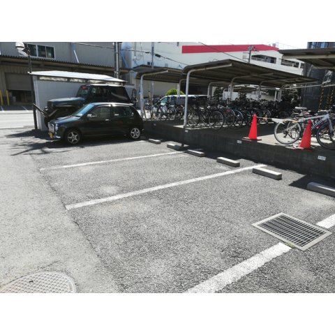 24/24 駐車場