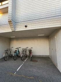 16/23 駐車場