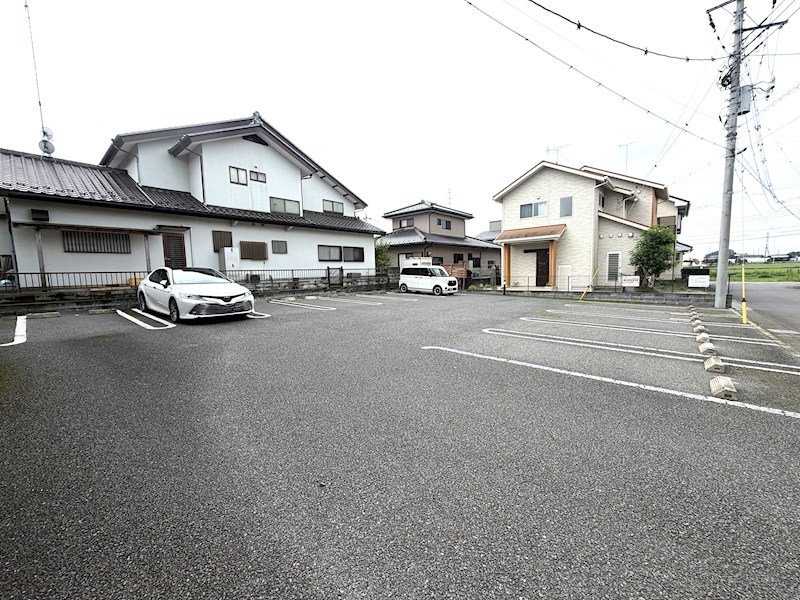 24/24 駐車場