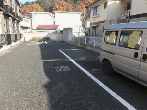 14/14 駐車場