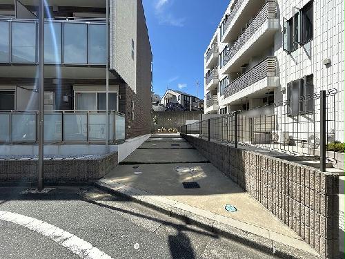 2/2 エントランス
