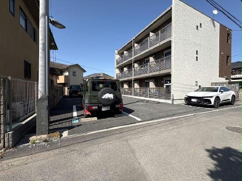 14/14 駐車場