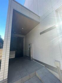 2/2 エントランス