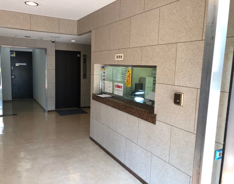 2/2 エントランス