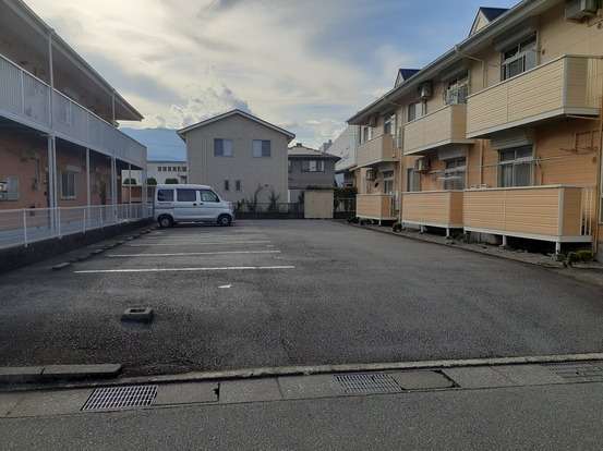 14/20 駐車場