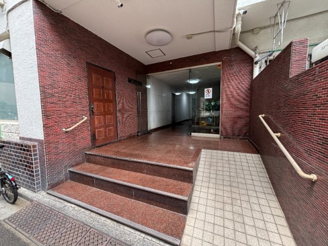 17/17 エントランス