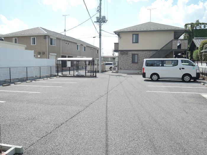 20/28 駐車場