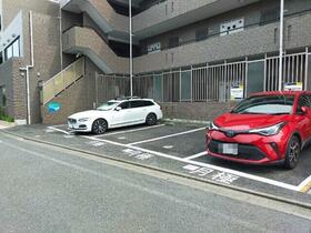 14/14 駐車場