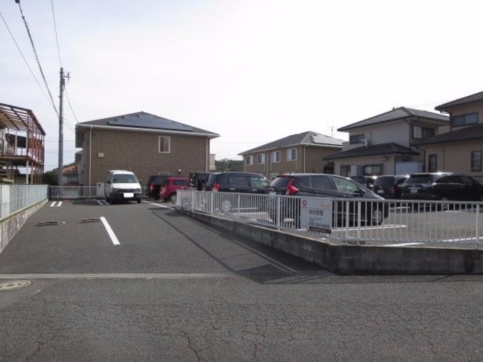 15/17 駐車場