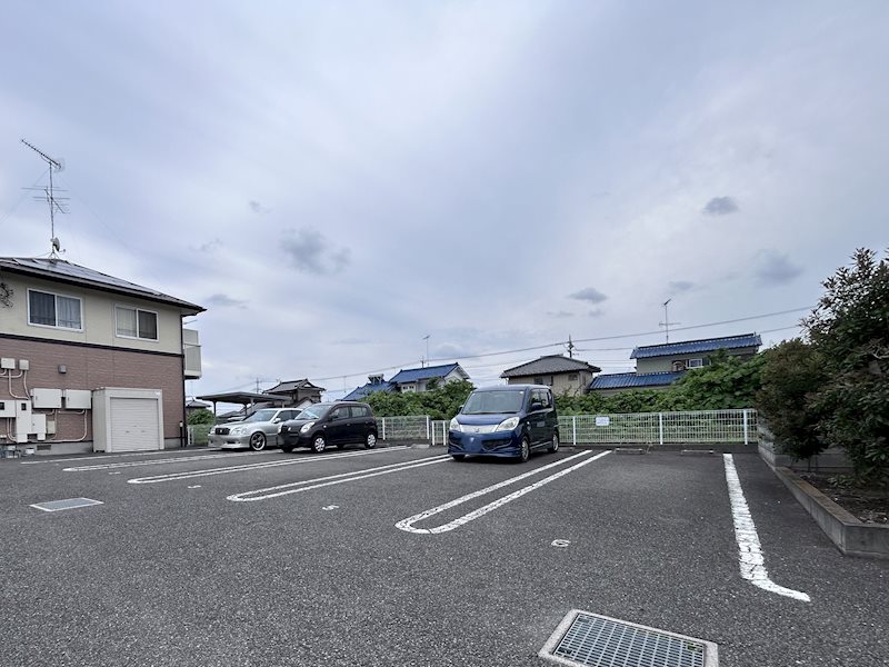 3/3 駐車場