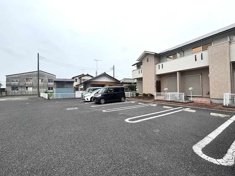 26/30 駐車場