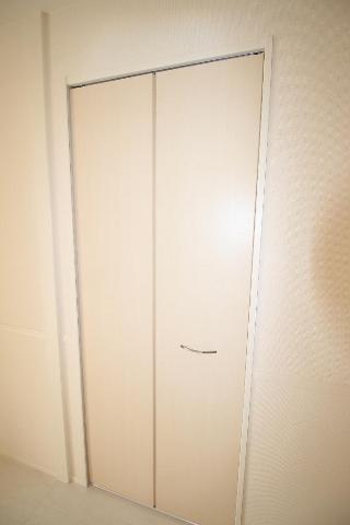 13/27 収納