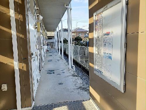 13/14 エントランス