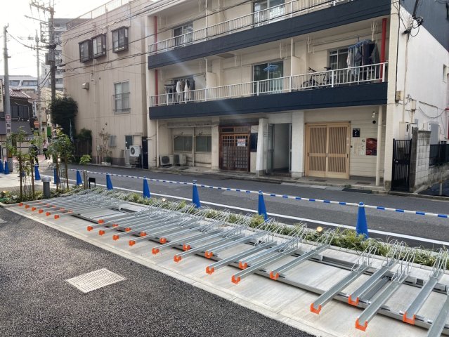 13/13 駐車場