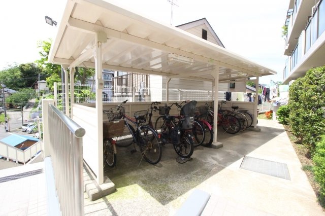 16/16 駐車場